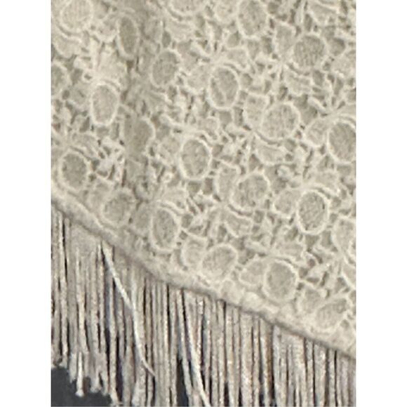 Pins And Needles Anthropology Embroidery & Fringe Boho Cottage Core Cream Shorts - Picture 7 of 12